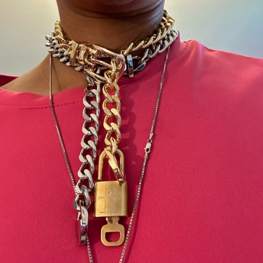 Gold Chain - Picture 2 of 2